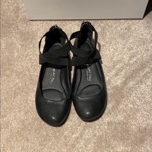 Kennth Cole ballet flats